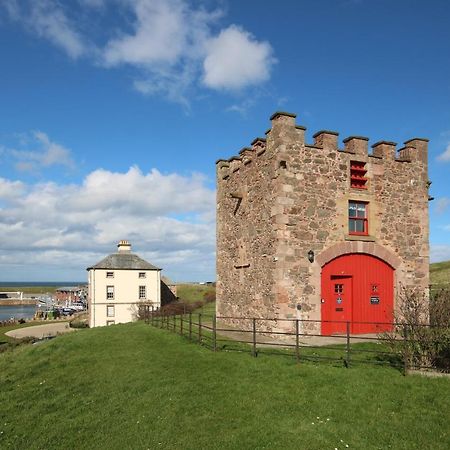 Nisbet'S Tower Villa Аймът Екстериор снимка